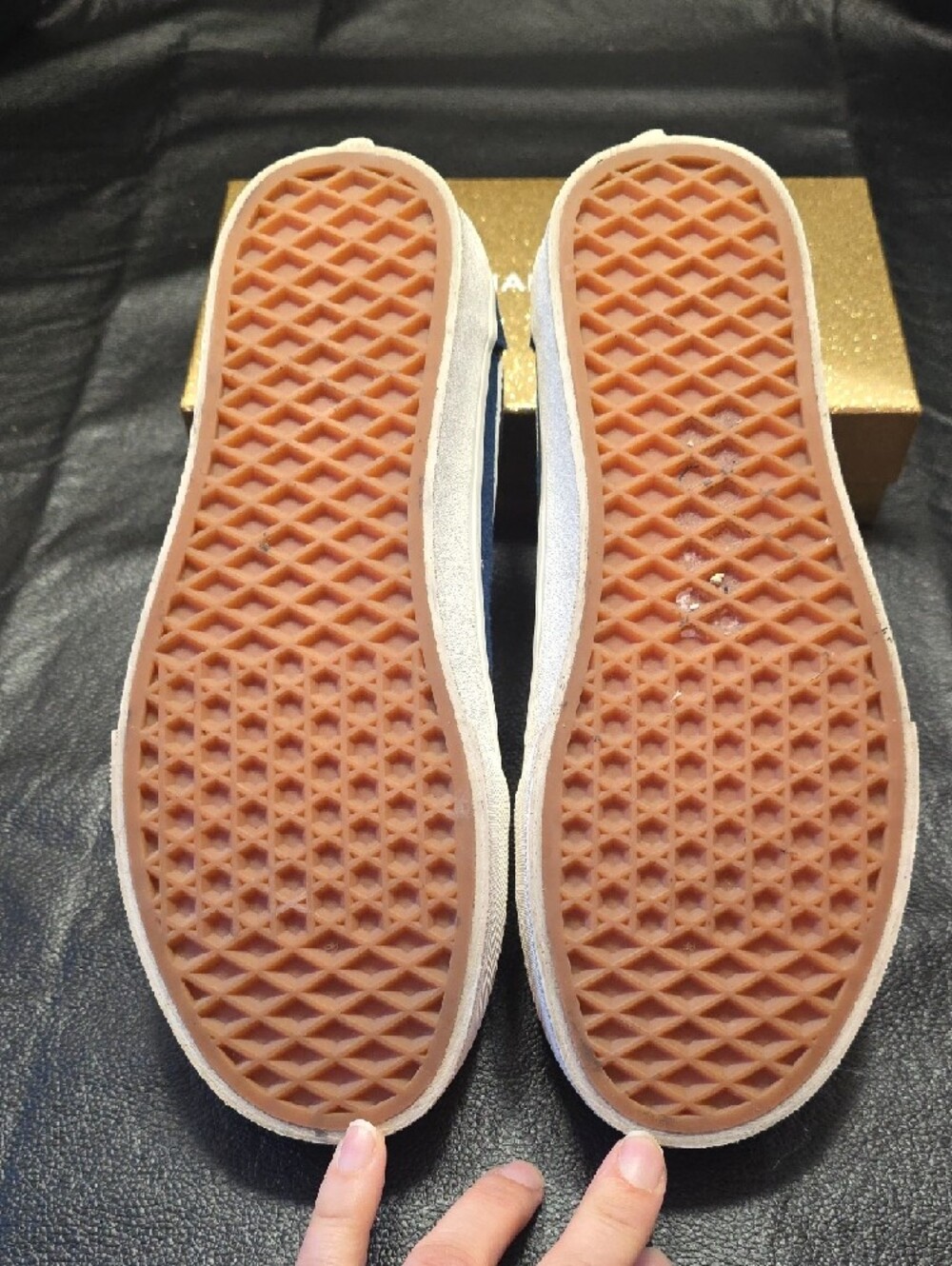 Womens Sz. 8 Vans Navy Blue Suede Velcro Sneakers - Picture 3 of 6